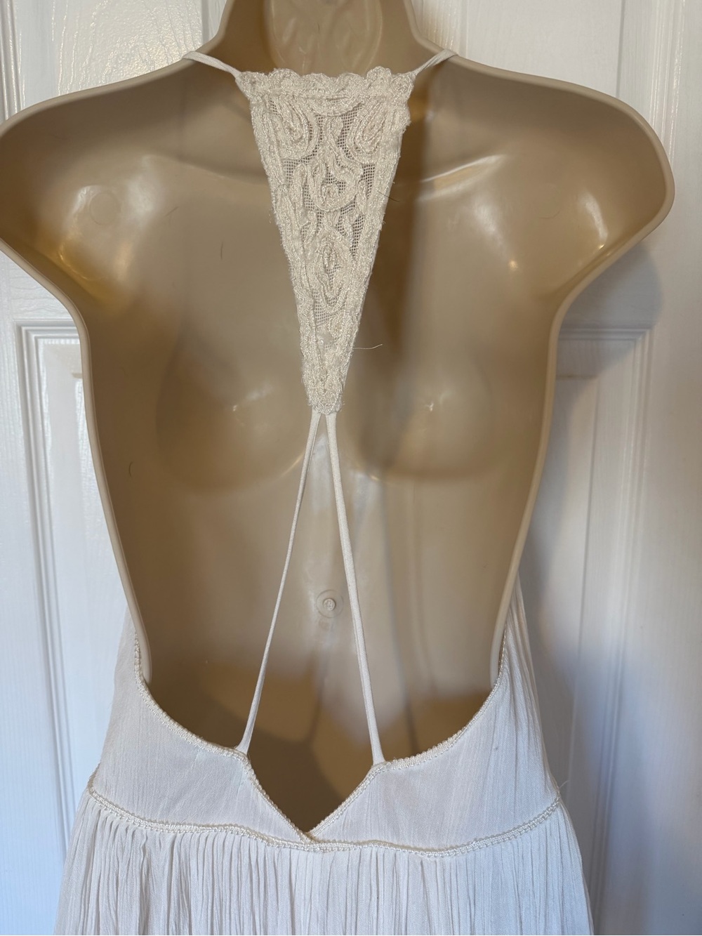 Kimchi Blue White Lace Bodice Maxi Dress - Picture 6 of 11